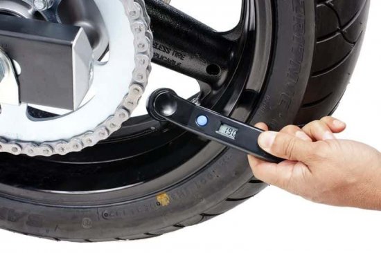 Digitálny merač pneumatík PUIG 5401N čierna